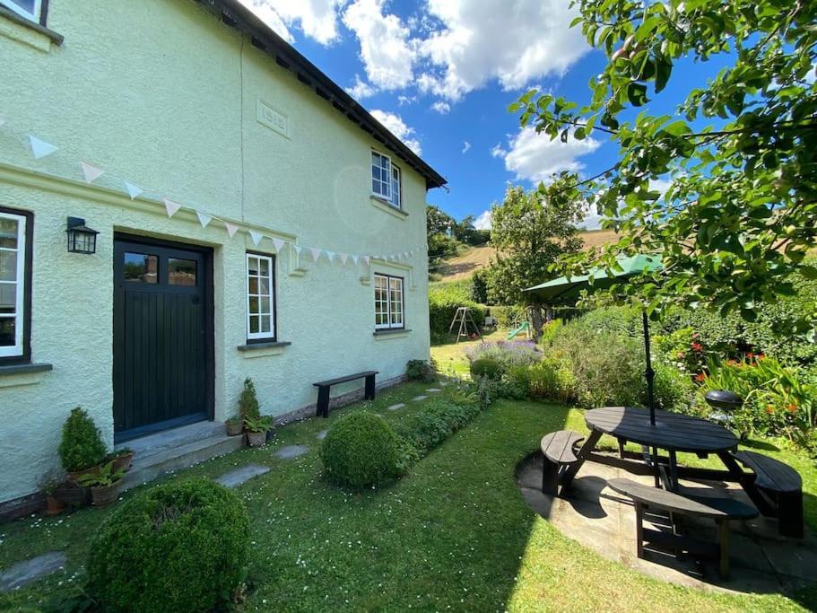 Cedra Cottage - Vintage Country Hideaway 엑스민스터 외부 사진